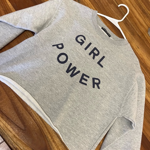 Brandy Melville Gray Crew Neck Sweater - Picture 8 of 9